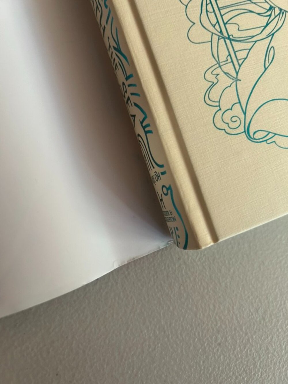 The Girl Who Fell Beneath the Sea (FairyLoot Special Edition) SIGNED - Picture 5 of 12